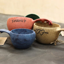Katso kuvagalleriassa, Kupilka-kuksa logokaiverruksella
